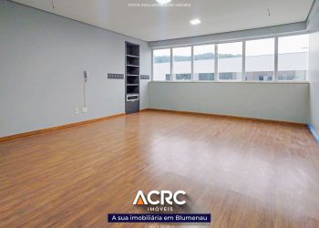 Sala/Escritório no Bairro Centro em Blumenau com 140 m² - SA01089L