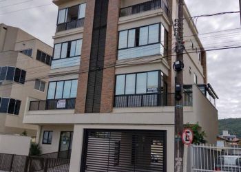 Apartamento no Bairro Bombas em Bombinhas com 3 Dormitórios (3 suítes) e 124 m² - AP2114