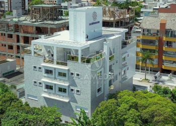 Apartamento no Bairro Mariscal em Bombinhas com 3 Dormitórios (3 suítes) e 189 m² - AP1599