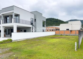 Terreno no Bairro Santa Regina em Camboriú com 642.62 m² - 460553