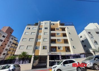 Apartamento no Bairro Abraão em Florianópolis com 2 Dormitórios e 60.28 m² - 123673