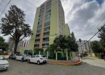 Apartamento no Bairro Agronômica em Florianópolis com 3 Dormitórios (2 suítes) - 429255