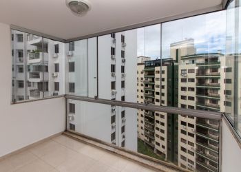 Apartamento no Bairro Agronômica em Florianópolis com 3 Dormitórios (1 suíte) - 444768