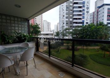 Apartamento no Bairro Agronômica em Florianópolis com 3 Dormitórios (2 suítes) - 367915