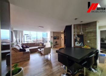 Apartamento no Bairro Agronômica em Florianópolis com 3 Dormitórios (2 suítes) e 256 m² - AP01375V