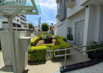 Apartamento no Bairro Balneário em Florianópolis com 3 Dormitórios (1 suíte) e 109 m² - 20565