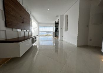 Apartamento no Bairro Campeche em Florianópolis com 2 Dormitórios (2 suítes) e 113 m² - CO0189