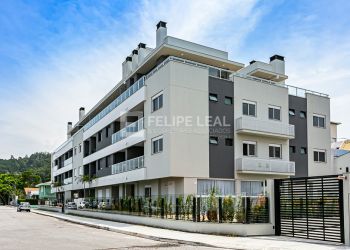 Apartamento no Bairro Canasvieiras em Florianópolis com 2 Dormitórios (1 suíte) e 71 m² - 4285