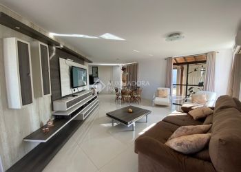 Apartamento no Bairro Canasvieiras em Florianópolis com 3 Dormitórios (1 suíte) - 373146