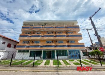Apartamento no Bairro Canasvieiras em Florianópolis com 1 Dormitórios e 27 m² - 123449