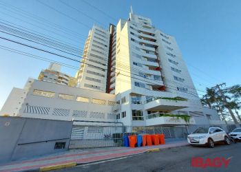 Apartamento no Bairro Capoeiras em Florianópolis com 3 Dormitórios (1 suíte) e 126.25 m² - 87891