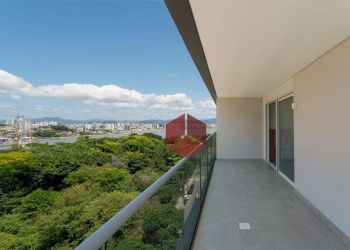 Apartamento no Bairro Centro em Florianópolis com 2 Dormitórios (2 suítes) e 210 m² - CO0186