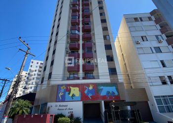 Apartamento no Bairro Centro em Florianópolis com 3 Dormitórios (2 suítes) e 102 m² - 20883