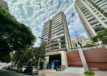 Apartamento no Bairro Centro em Florianópolis com 1 Dormitórios (1 suíte) e 57 m² - ST0007