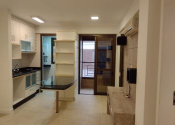 Apartamento no Bairro Centro em Florianópolis com 1 Dormitórios - 373541