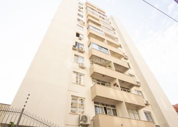 Apartamento no Bairro Centro em Florianópolis com 3 Dormitórios (2 suítes) - 362873