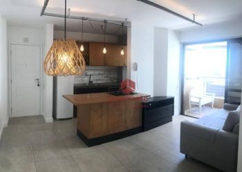 Apartamento no Bairro Centro em Florianópolis com 2 Dormitórios (1 suíte) e 65 m² - AP2808