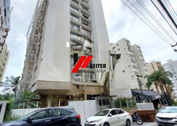 Apartamento no Bairro Centro em Florianópolis com 2 Dormitórios e 188 m² - AP02762L