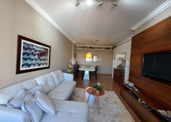 Apartamento no Bairro Centro em Florianópolis com 3 Dormitórios (1 suíte) - 474741