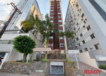 Apartamento no Bairro Centro em Florianópolis com 1 Dormitórios (1 suíte) e 30 m² - 87175