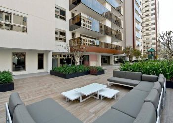 Apartamento no Bairro Centro em Florianópolis com 2 Dormitórios (2 suítes) e 108 m² - AP0427