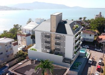 Apartamento no Bairro Coqueiros em Florianópolis com 2 Dormitórios (2 suítes) - RMX827
