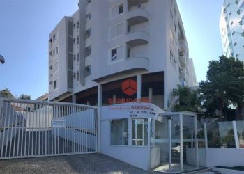Apartamento no Bairro Coqueiros em Florianópolis com 3 Dormitórios (1 suíte) e 187 m² - AP2434