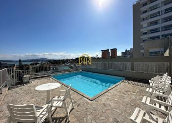 Apartamento no Bairro Coqueiros em Florianópolis com 3 Dormitórios (1 suíte) - A3294