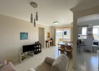 Apartamento no Bairro Córrego Grande em Florianópolis com 3 Dormitórios (1 suíte) - A3210