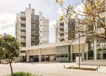 Apartamento no Bairro Córrego Grande em Florianópolis com 2 Dormitórios (2 suítes) - 464650