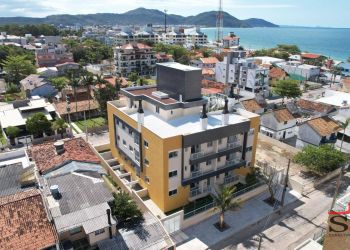 Apartamento no Bairro Ingleses em Florianópolis com 2 Dormitórios (1 suíte) e 73 m² - AP0456