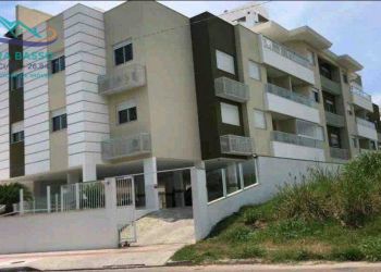 Apartamento no Bairro Ingleses em Florianópolis com 3 Dormitórios (2 suítes) e 100 m² - CO0292