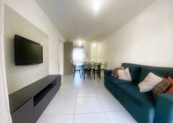 Apartamento no Bairro Ingleses em Florianópolis com 2 Dormitórios (1 suíte) - 465042