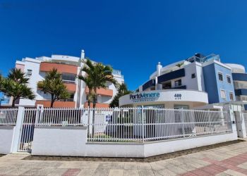 Apartamento no Bairro Ingleses em Florianópolis com 3 Dormitórios (1 suíte) - 12004
