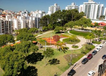 Apartamento no Bairro Jardim Atlântico em Florianópolis com 2 Dormitórios (2 suítes) e 99 m² - AP1849
