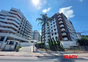 Apartamento no Bairro João Paulo em Florianópolis com 2 Dormitórios (1 suíte) e 52.17 m² - 107441