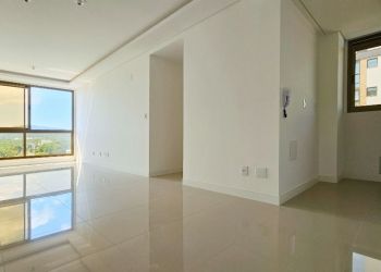 Apartamento no Bairro Jurerê Internacional em Florianópolis com 2 Dormitórios (2 suítes) e 74 m² - AP0914