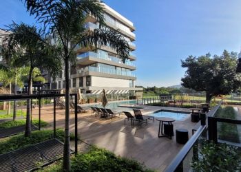 Apartamento no Bairro Jurerê Internacional em Florianópolis com 2 Dormitórios (2 suítes) e 81 m² - AP0925