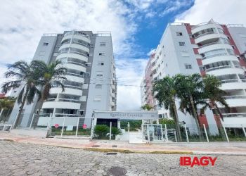 Apartamento no Bairro Pantanal em Florianópolis com 3 Dormitórios (1 suíte) e 88.2 m² - 118267