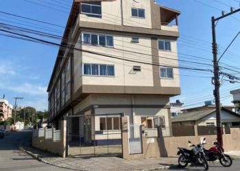 Apartamento no Bairro Santinho em Florianópolis com 3 Dormitórios (1 suíte) - 16592