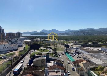 Apartamento no Bairro Trindade em Florianópolis com 3 Dormitórios (1 suíte) - A2336