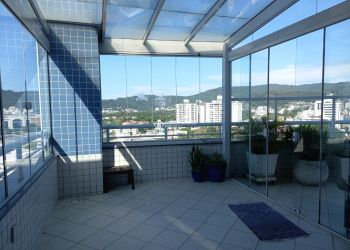 Apartamento no Bairro Trindade em Florianópolis com 3 Dormitórios (2 suítes) - 416712
