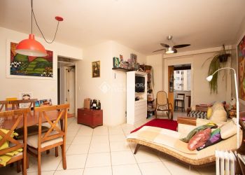 Apartamento no Bairro Trindade em Florianópolis com 3 Dormitórios (1 suíte) - 446402