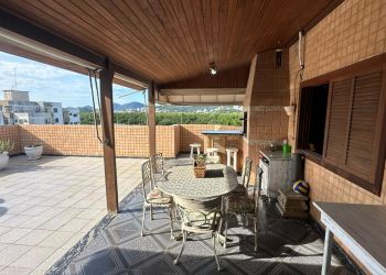 Apartamento no Bairro Trindade em Florianópolis com 3 Dormitórios (1 suíte) - 703488