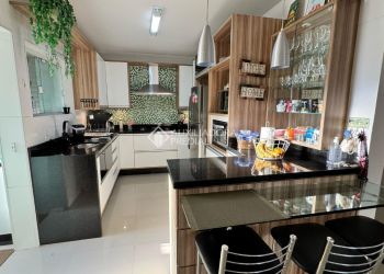 Apartamento no Bairro Trindade em Florianópolis com 3 Dormitórios (1 suíte) - 709227