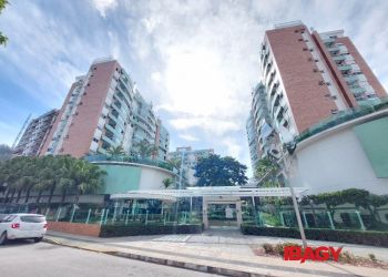 Apartamento no Bairro Trindade em Florianópolis com 3 Dormitórios (1 suíte) e 93.63 m² - 78239