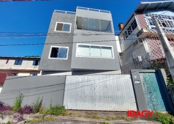 Casa no Bairro Agronômica em Florianópolis com 3 Dormitórios (1 suíte) e 280 m² - 118783