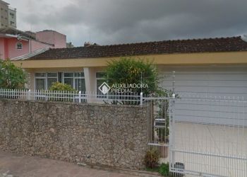 Casa no Bairro Agronômica em Florianópolis com 4 Dormitórios (2 suítes) - 402200