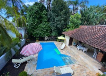 Casa no Bairro Agronômica em Florianópolis com 3 Dormitórios (1 suíte) - 685761