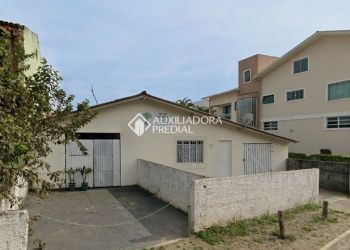 Casa no Bairro Barra da Lagoa em Florianópolis com 1 Dormitórios - 413117